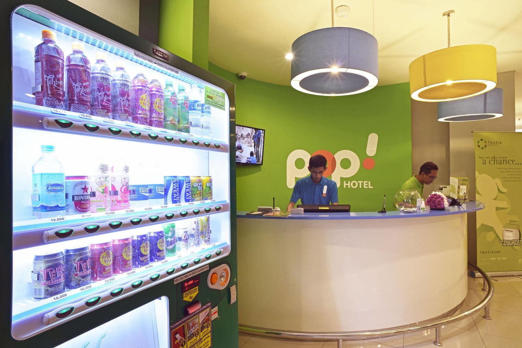 Pop! Hotel Kemang Giacarta Esterno foto