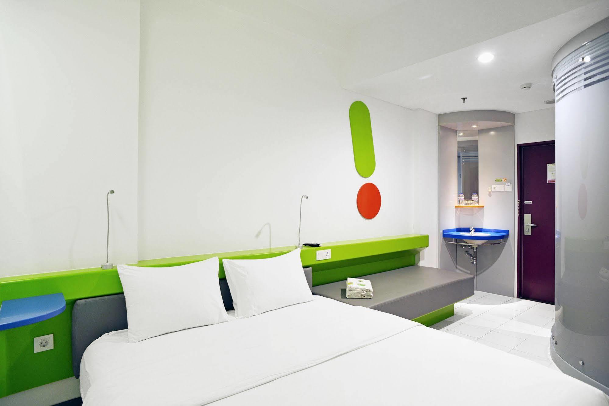 Pop! Hotel Kemang Giacarta Esterno foto